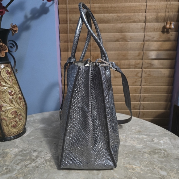 Michael Kors Mercer Medium Messenger Silver Snake Print Leather 3-in-1 Handbag - Picture 4 of 13